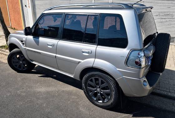 MITSUBISHI PAJERO TR4 2.0 4X4 16V 140CV FLEX 4P AUTOMÁTICO MITSUBISHI PAJERO TR4 2.0 4X4 16V 140CV FLEX 4P AUTOMÁTICO